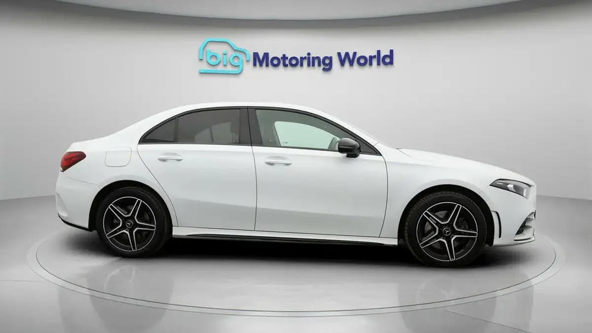 2021-mercedes-benz-a-class-13-a250e-amg-line-edition-saloon-4d-big-7
