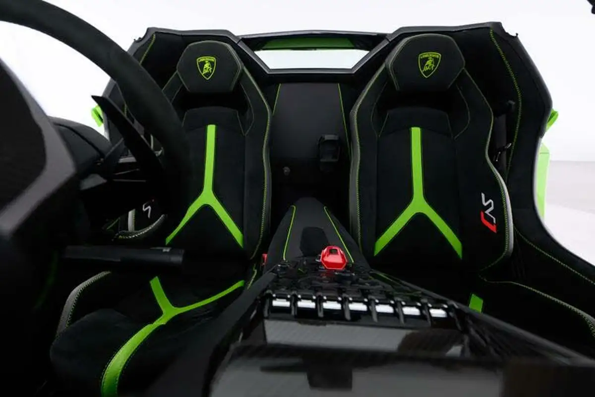 2021-lamborghini-aventador-65-svj-roadster-big-6