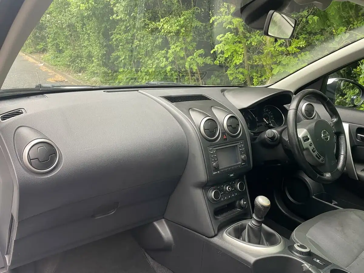 2013-nissan-qashqai-16td-n-tec-4wd-big-8