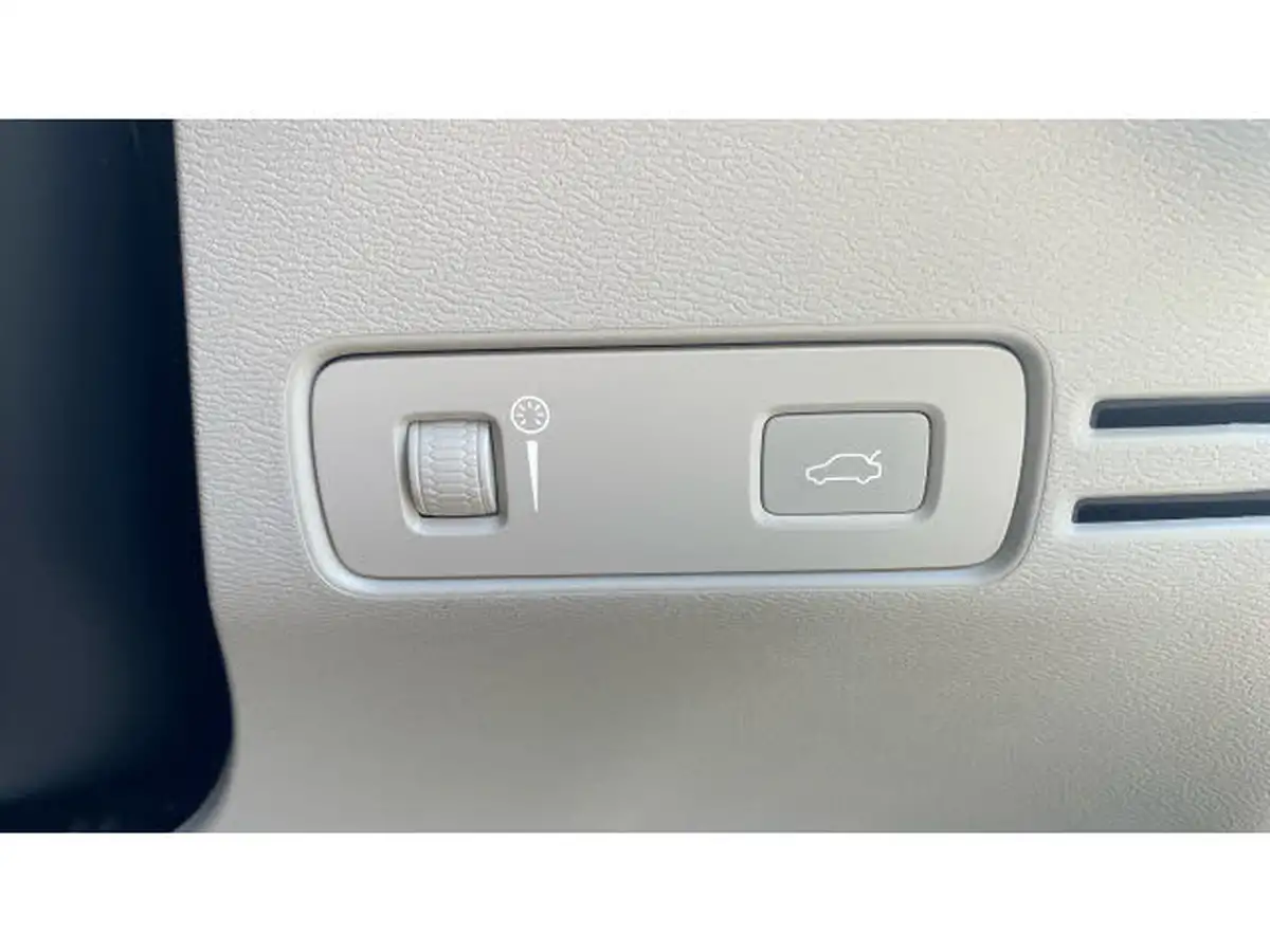 2022-volvo-xc40-20-b4-inscription-awd-big-37
