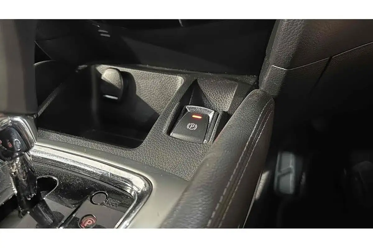 2016-nissan-qashqai-12-dig-t-tekna-xtronic-cvt-big-47