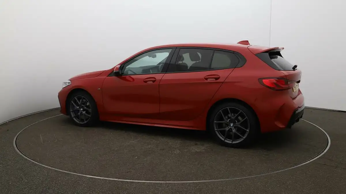 2021-bmw-1-series-20td-118d-m-sport-lcp-big-47