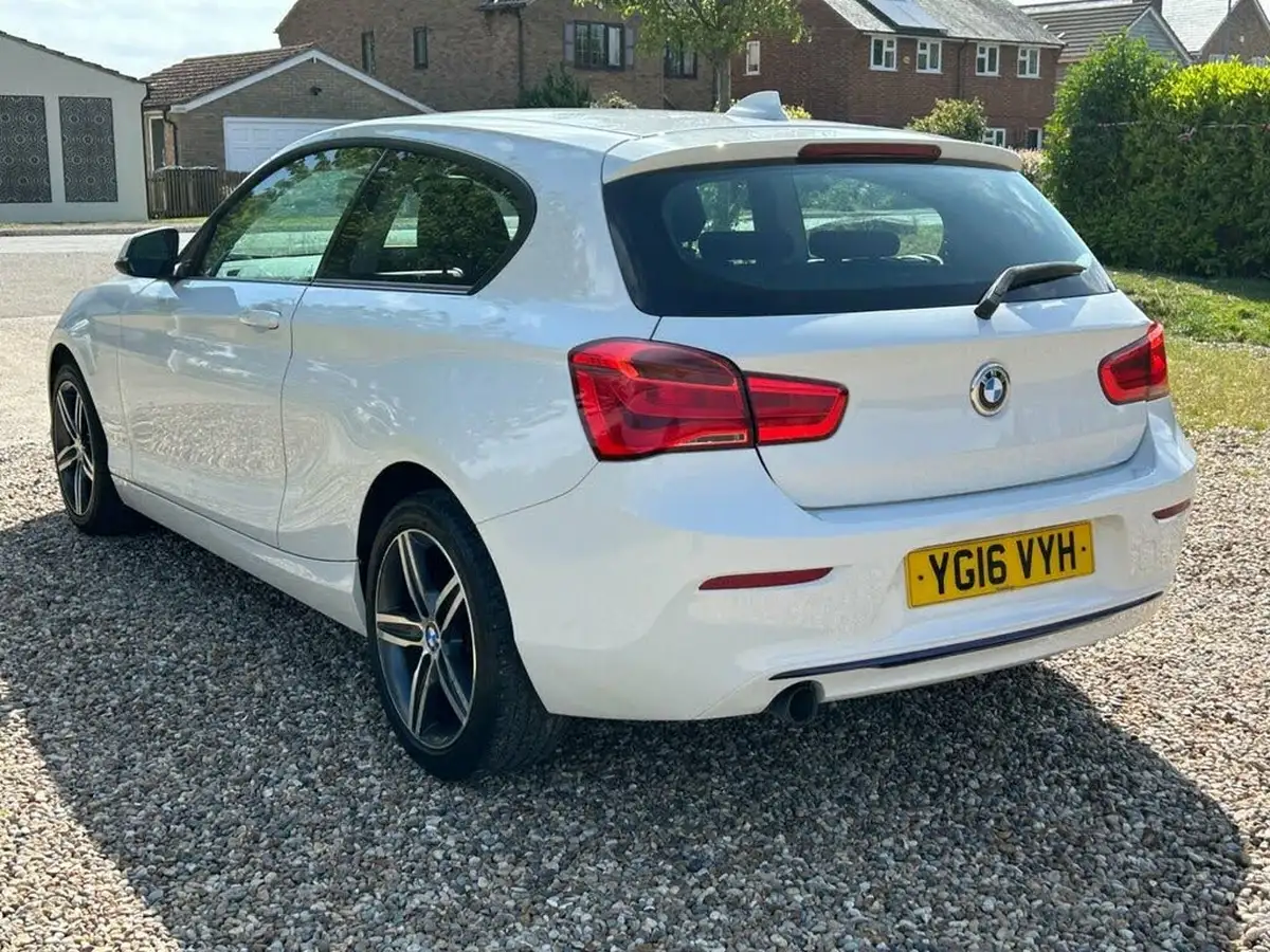 2016-bmw-1-series-15td-116d-sport-3d-big-40