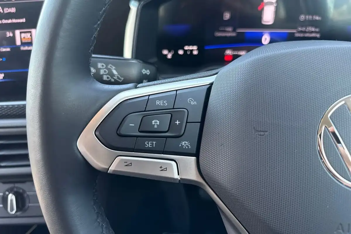 2023-volkswagen-polo-10-tsi-life-big-29