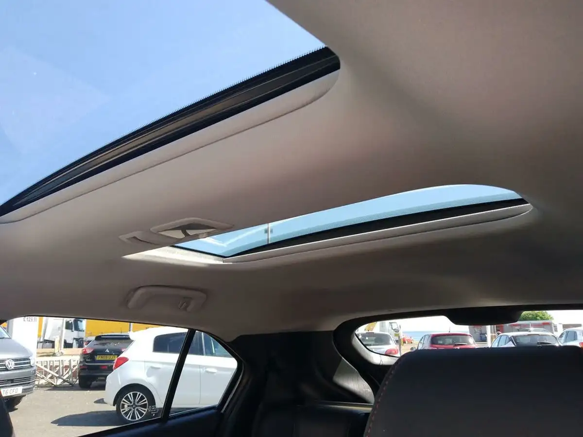 2020-mitsubishi-eclipse-cross-15-black-big-22