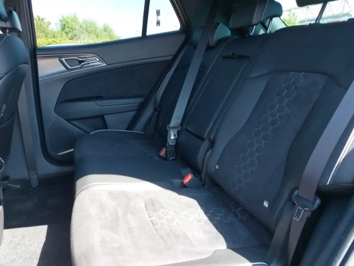 2024-kia-sportage-16-t-gdi-gt-line-157bhp-48v-big-5