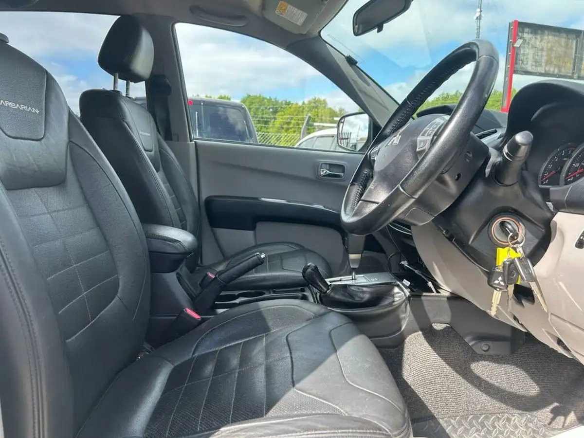 2013-mitsubishi-l200-25td-barbarian-auto-big-1
