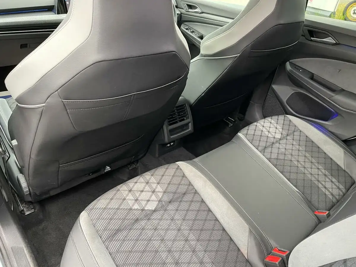 2021-volkswagen-golf-15-tsi-r-line-130ps-hatchback-big-25