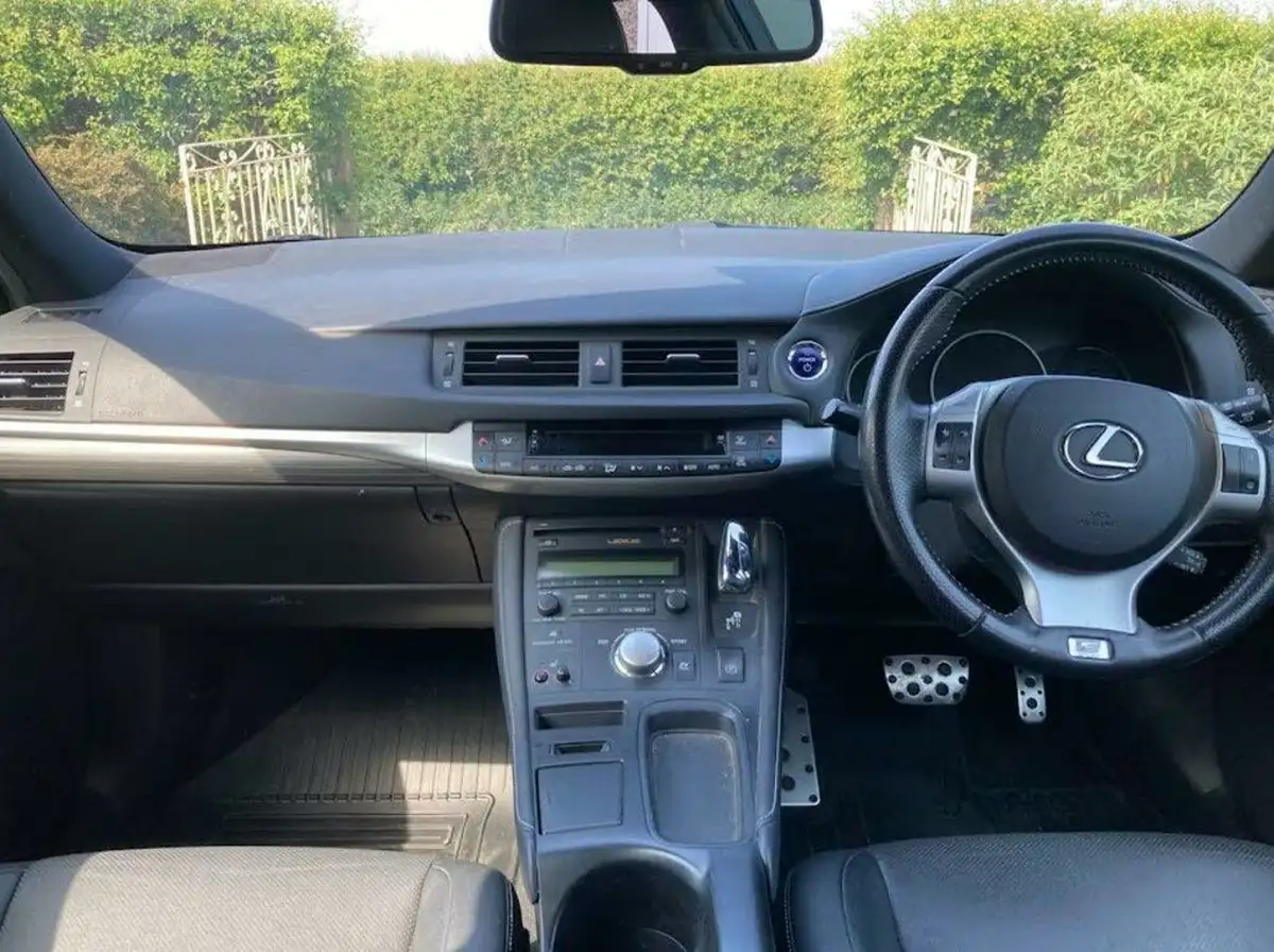 2012-lexus-ct-200h-18-f-sport-big-4