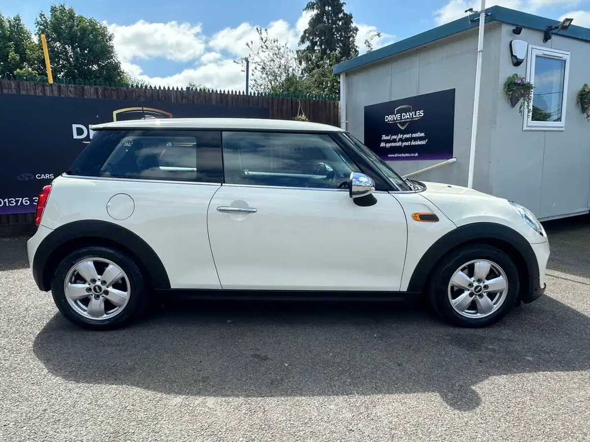 2016-mini-cooper-12-one-3d-big-2