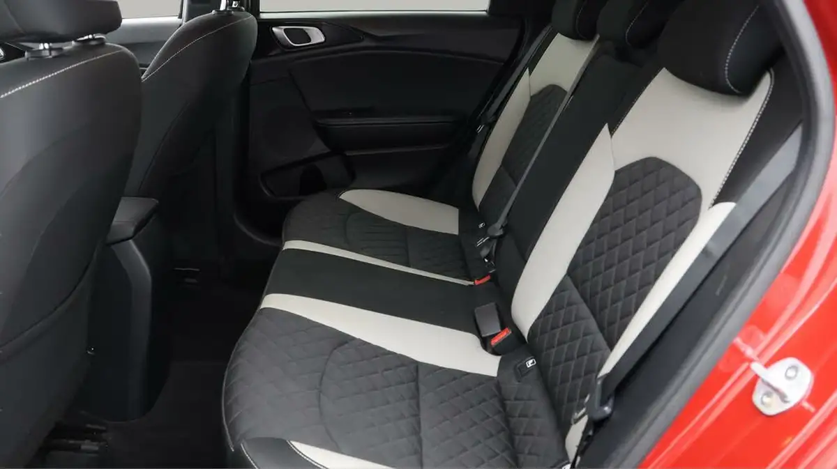 2019-kia-ceed-16crdi-gt-line-big-15