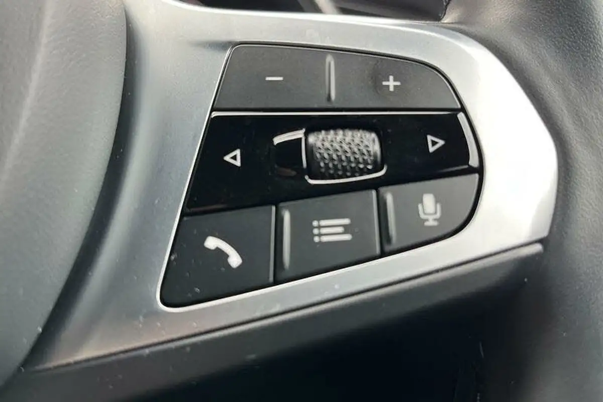 2023-bmw-1-series-15-118i-m-sport-lcp-dct-big-23