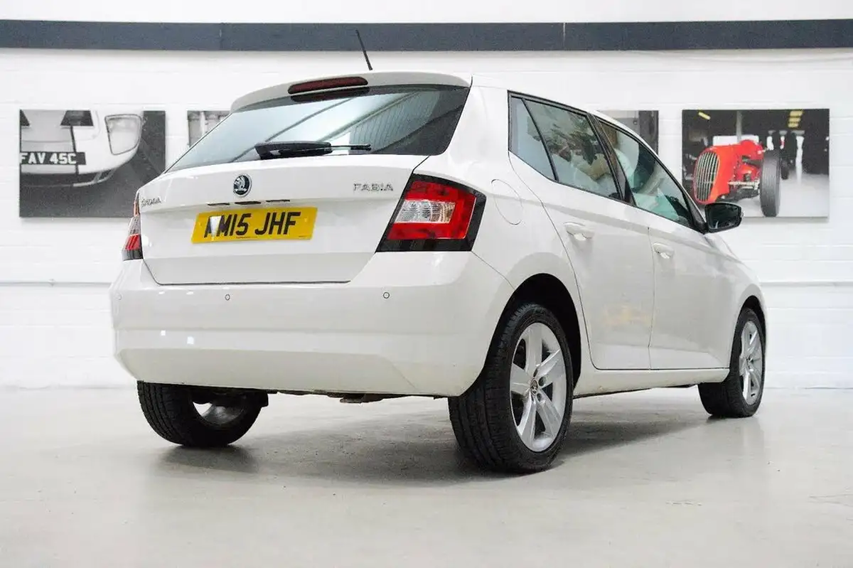 2015-skoda-fabia-12-tsi-se-l-90ps-hatchback-big-2