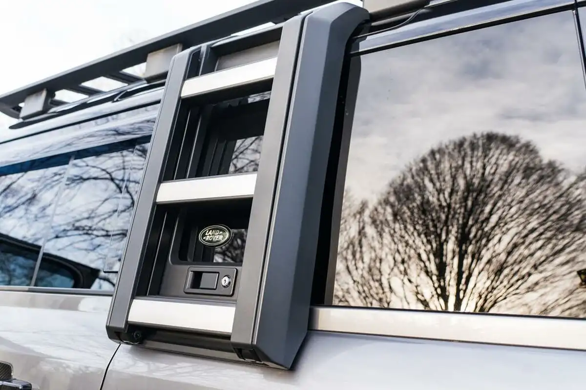 2021-land-rover-110-defender-30-d250-hse-big-48