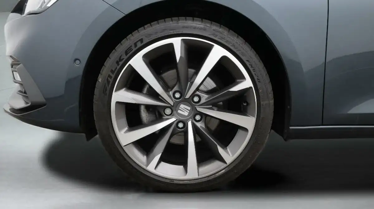 2022-seat-leon-big-18