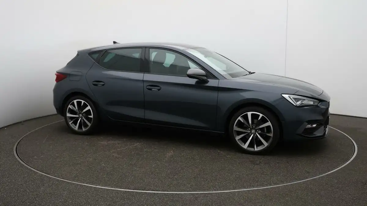 2022-seat-leon-big-46