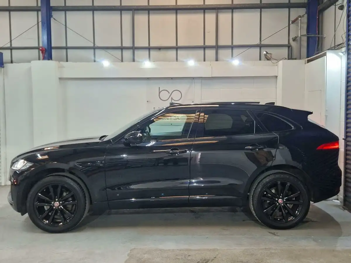 2019-jaguar-f-pace-20-i4d-chequered-flag-180ps-big-1