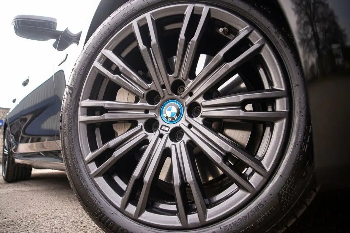 2022-bmw-3-series-20-330e-m-sport-touring-5d-big-36