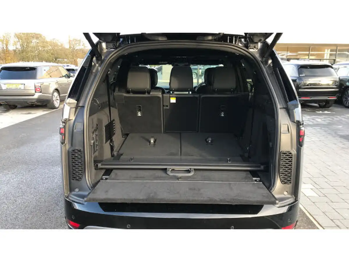 2024-land-rover-discovery-30-d350-dynamic-hse-big-30