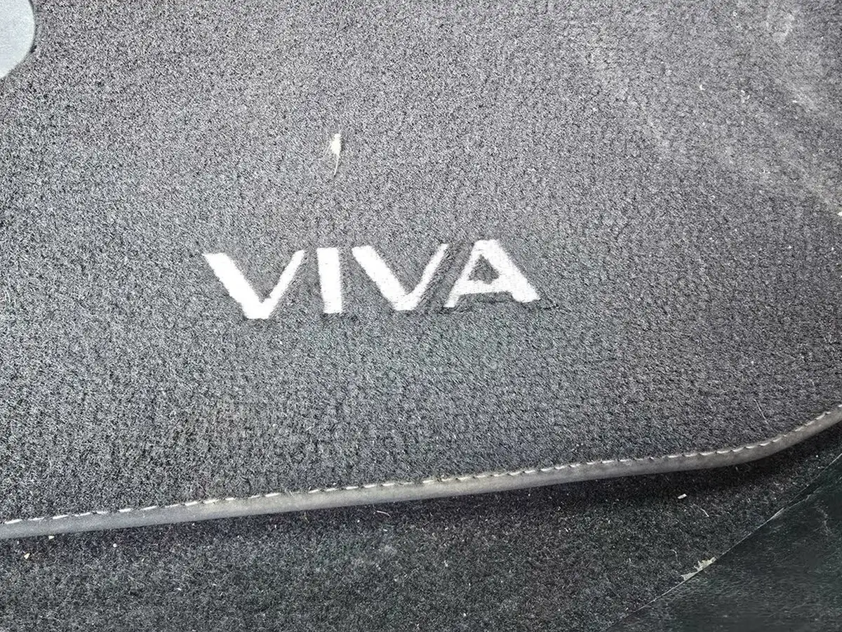 2017-vauxhall-viva-10i-sl-big-39