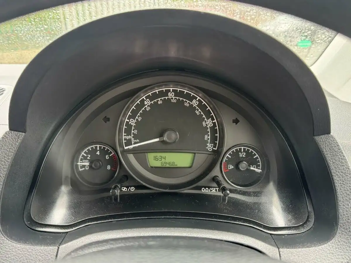 2014-skoda-citigo-10-se-60ps-5d-big-38