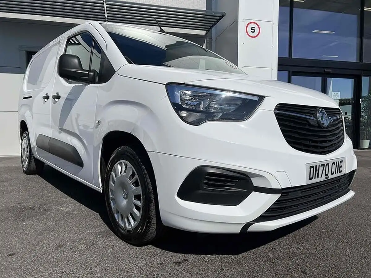 2020-vauxhall-combo-15cdti-sportive-2300-100pseu6d-t-l2h1-panel-big-13