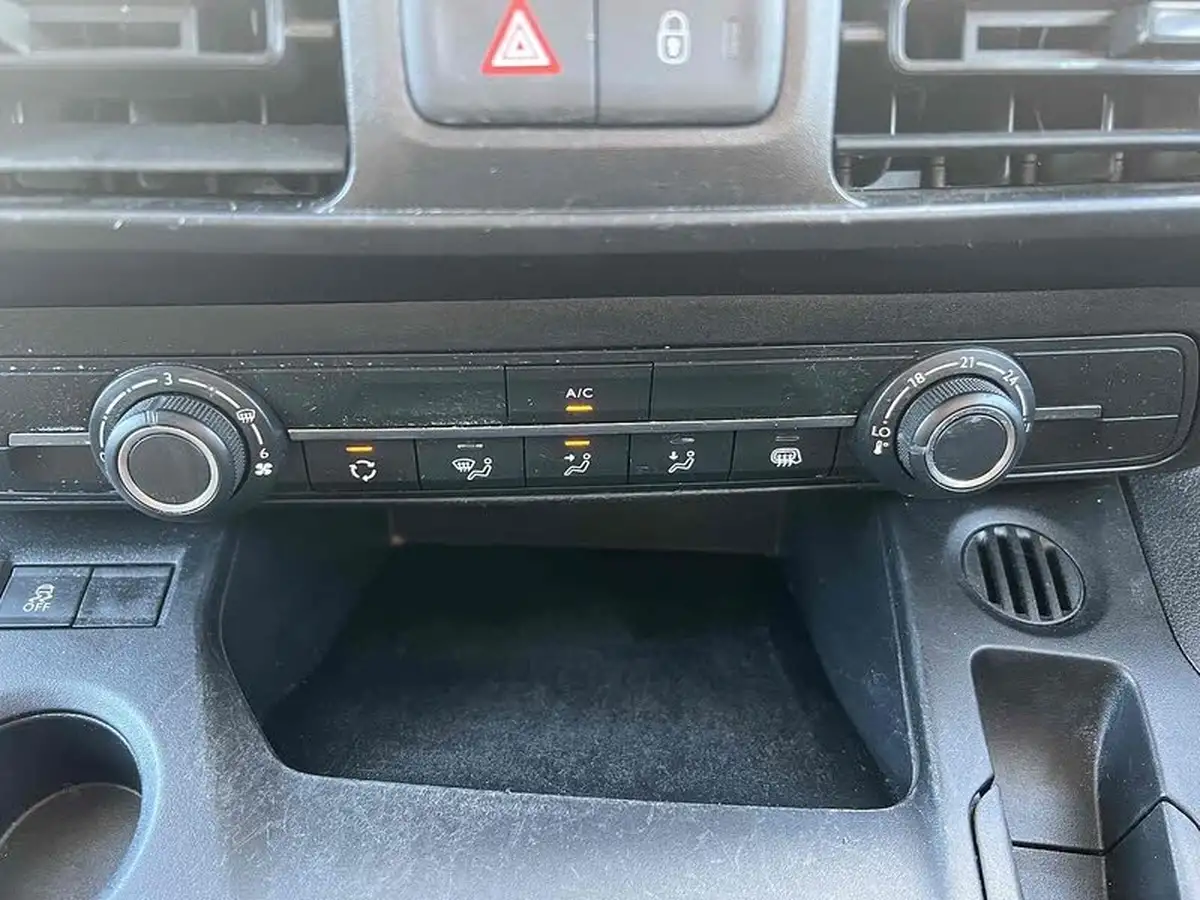 2020-vauxhall-combo-15cdti-sportive-2300-100pseu6d-t-l2h1-panel-big-37