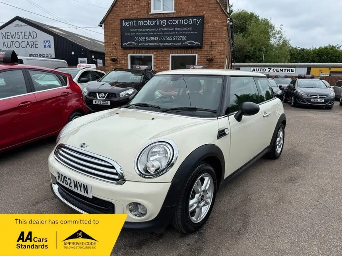 2012-mini-cooper-16-one-98bhp-sport-chili-hatchback-3d-big-0