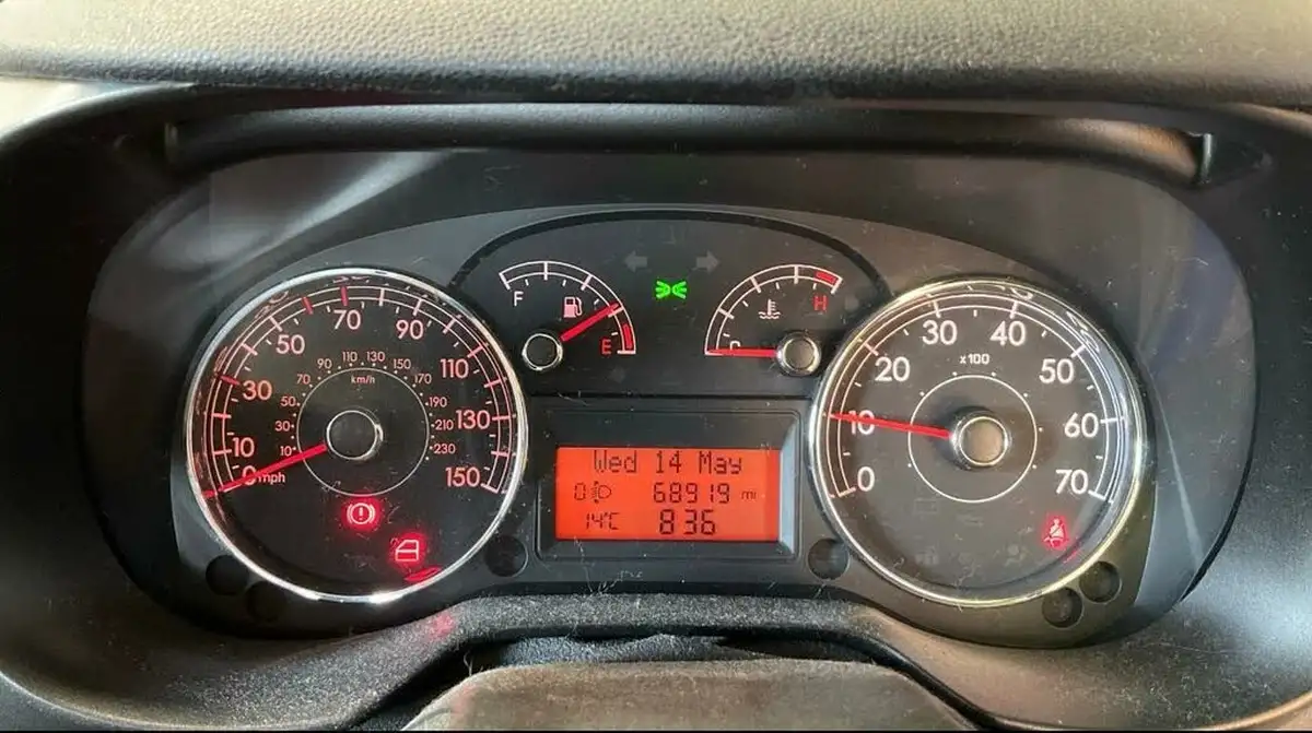 2009-fiat-grande-punto-14-active-8v-3d-big-6