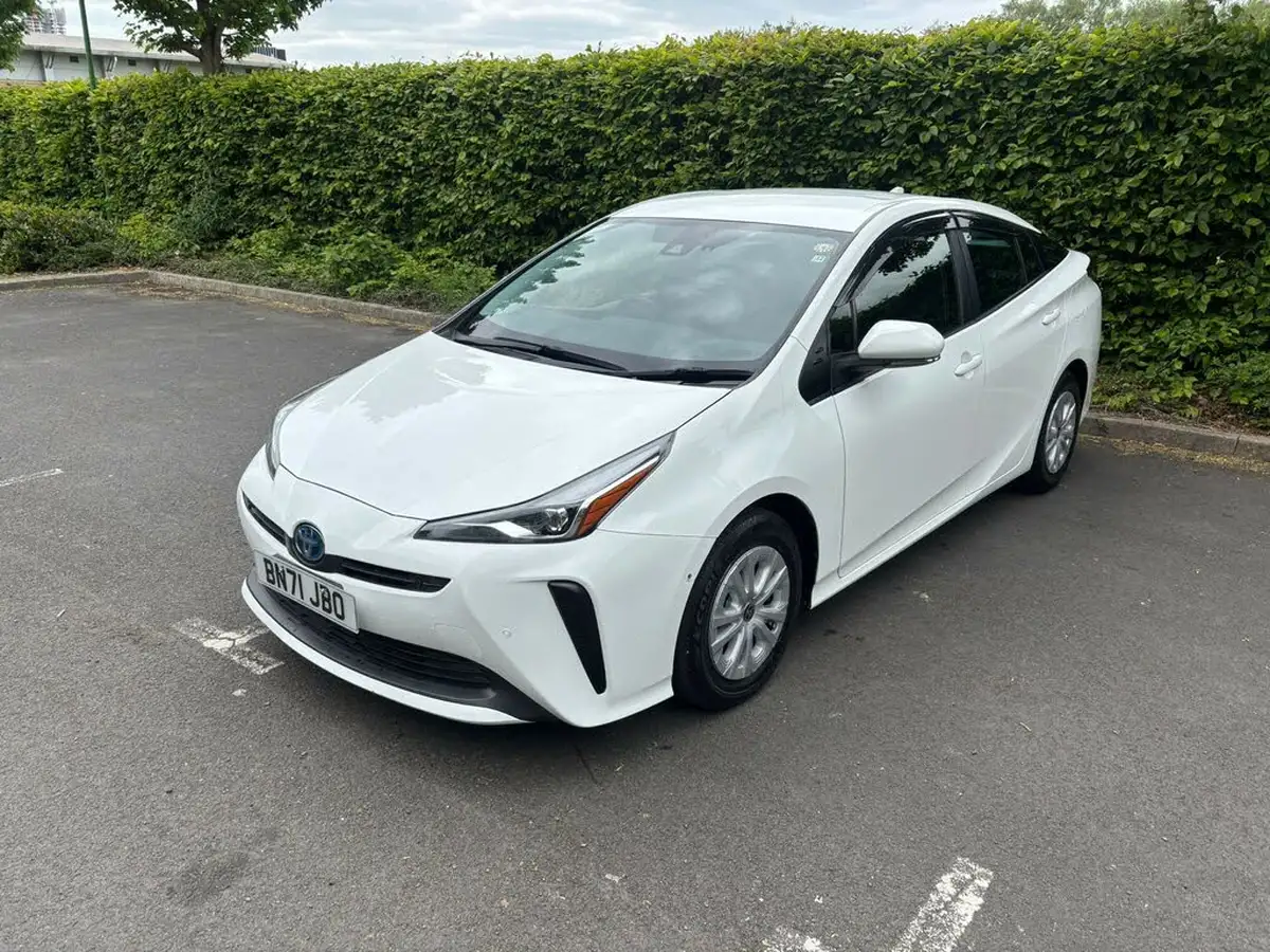 2021-toyota-prius-big-5