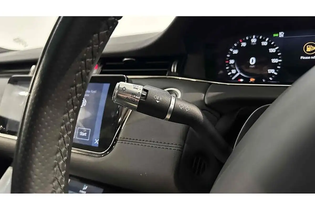 2021-land-rover-range-rover-evoque-15-p300e-r-dynamic-se-big-40