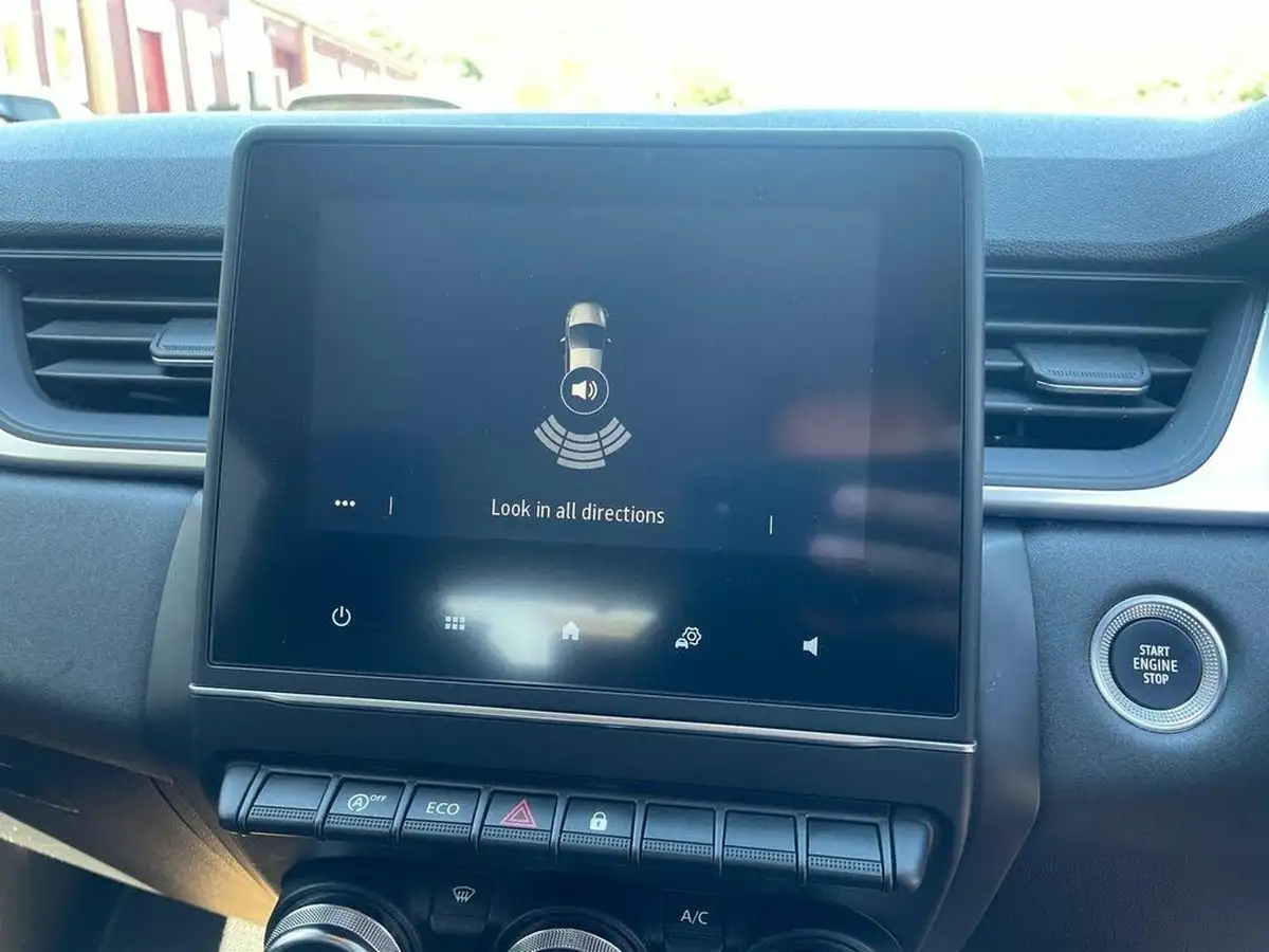 2021-renault-captur-10-tce-iconic-90ps-big-12