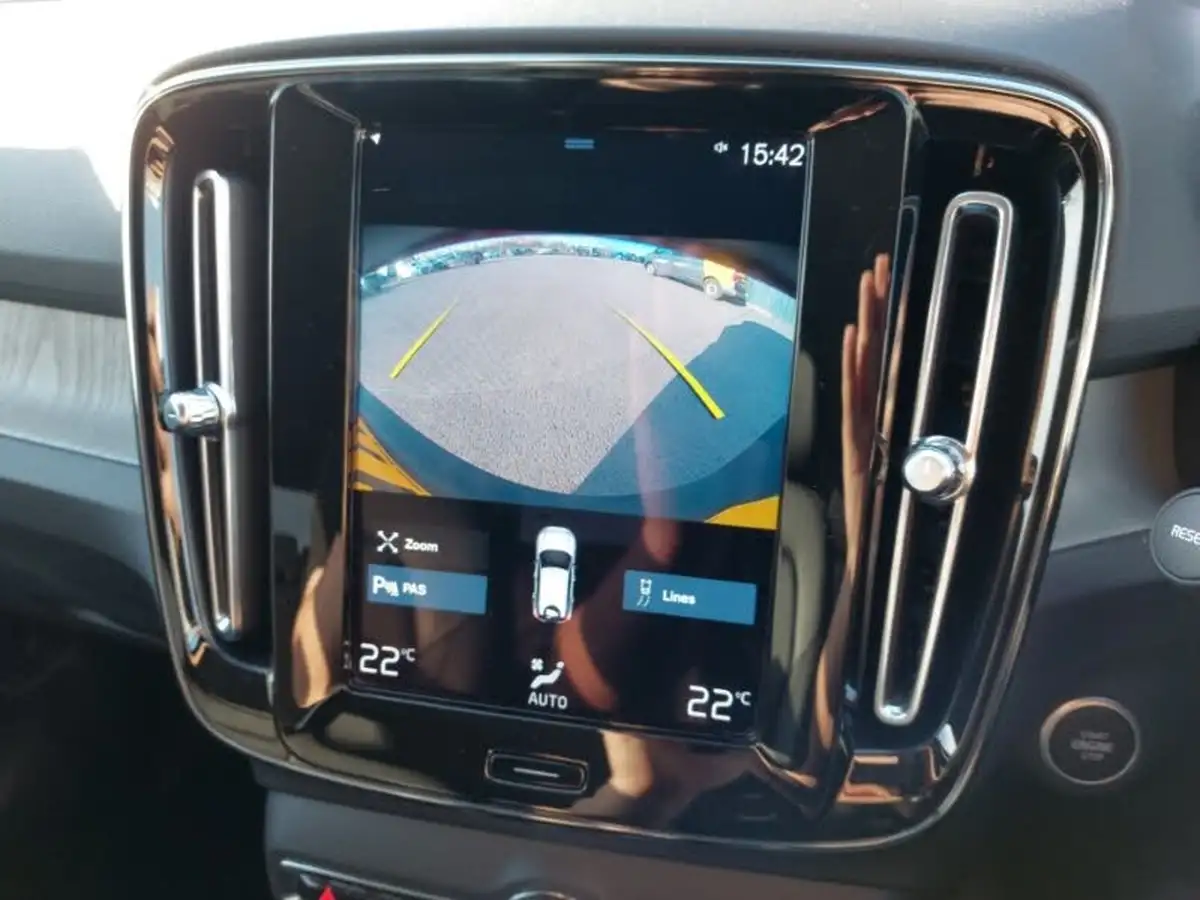 2022-volvo-xc40-15-t4-inscription-big-10