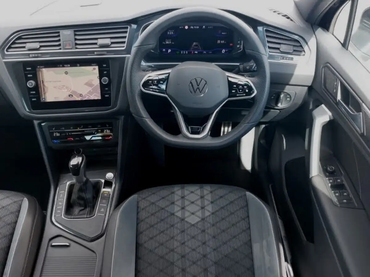 2024-volkswagen-tiguan-15-tsi-r-line-edition-big-6