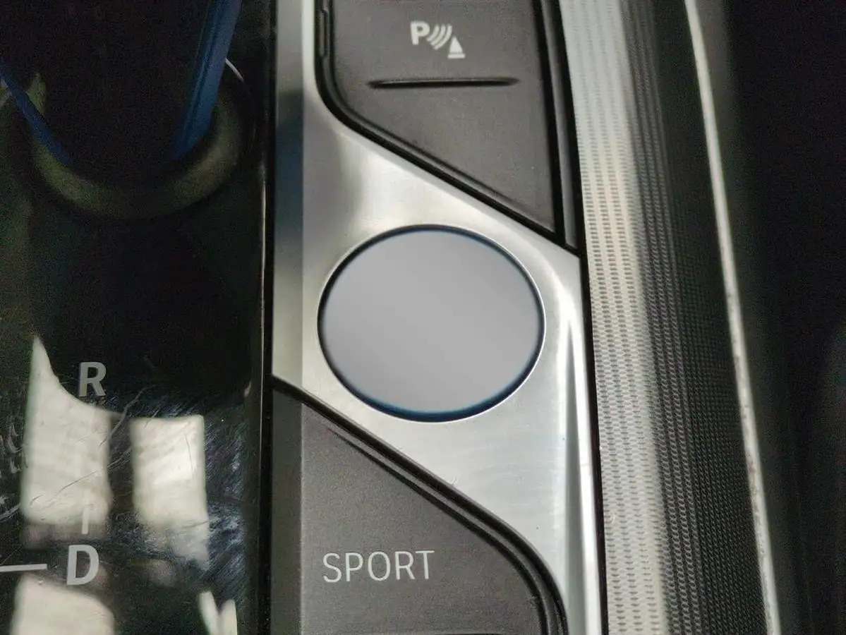 2022-bmw-i4-e-edrive40-m-sport-big-25