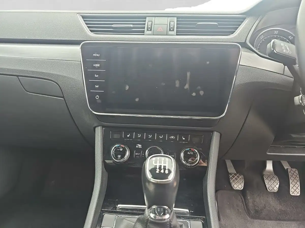 2018-skoda-superb-20tdi-scr-se-l-executive-150ps-estate-big-13