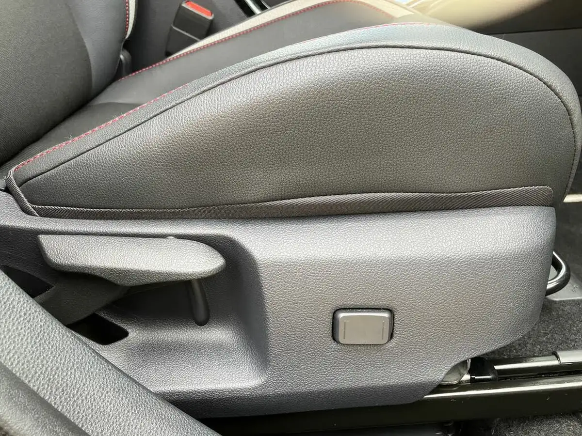 2023-toyota-corolla-20-vvt-i-gr-sport-193bhp-hatchback-big-31