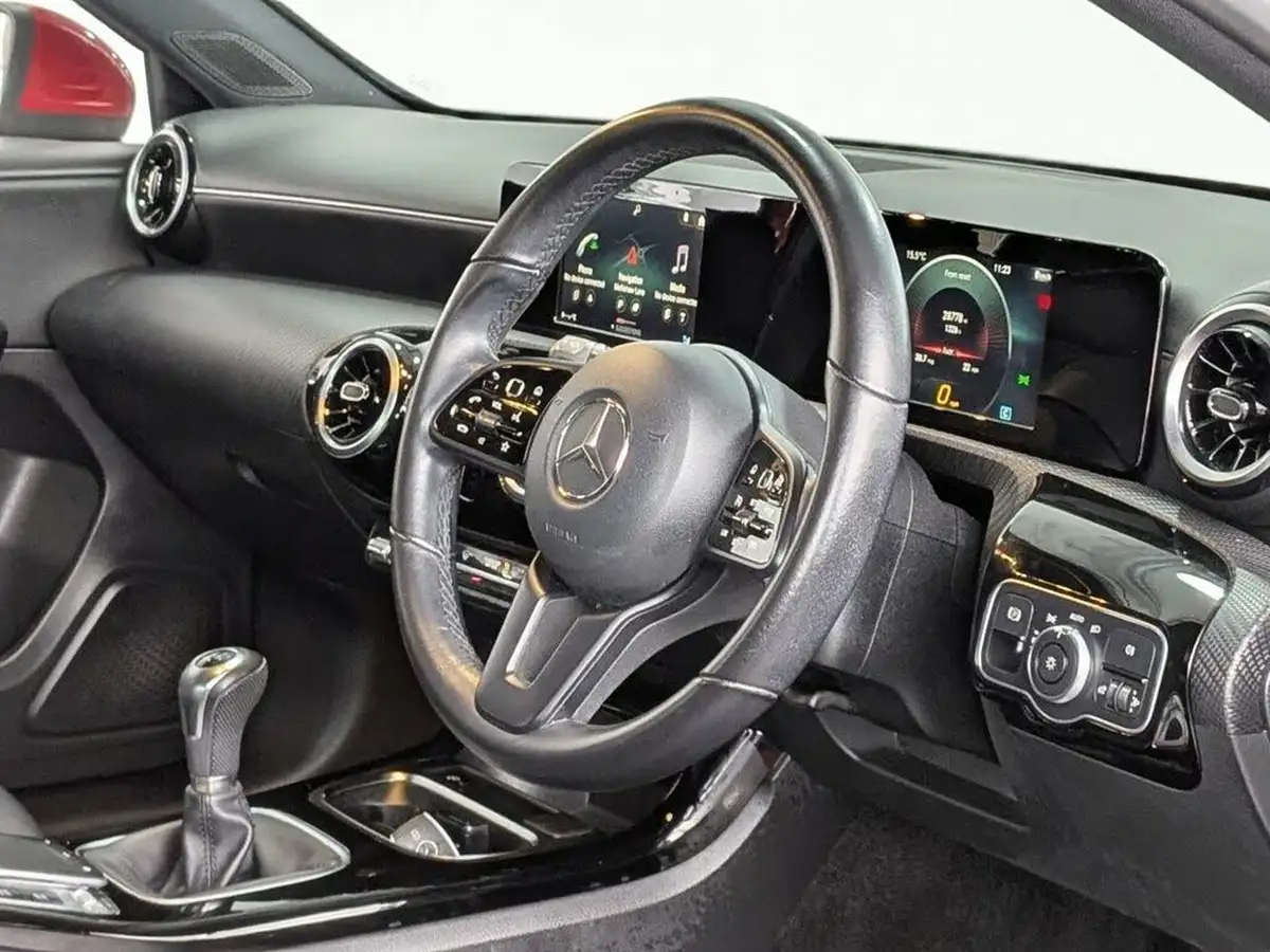 2019-mercedes-benz-a-class-13-a180-se-big-28
