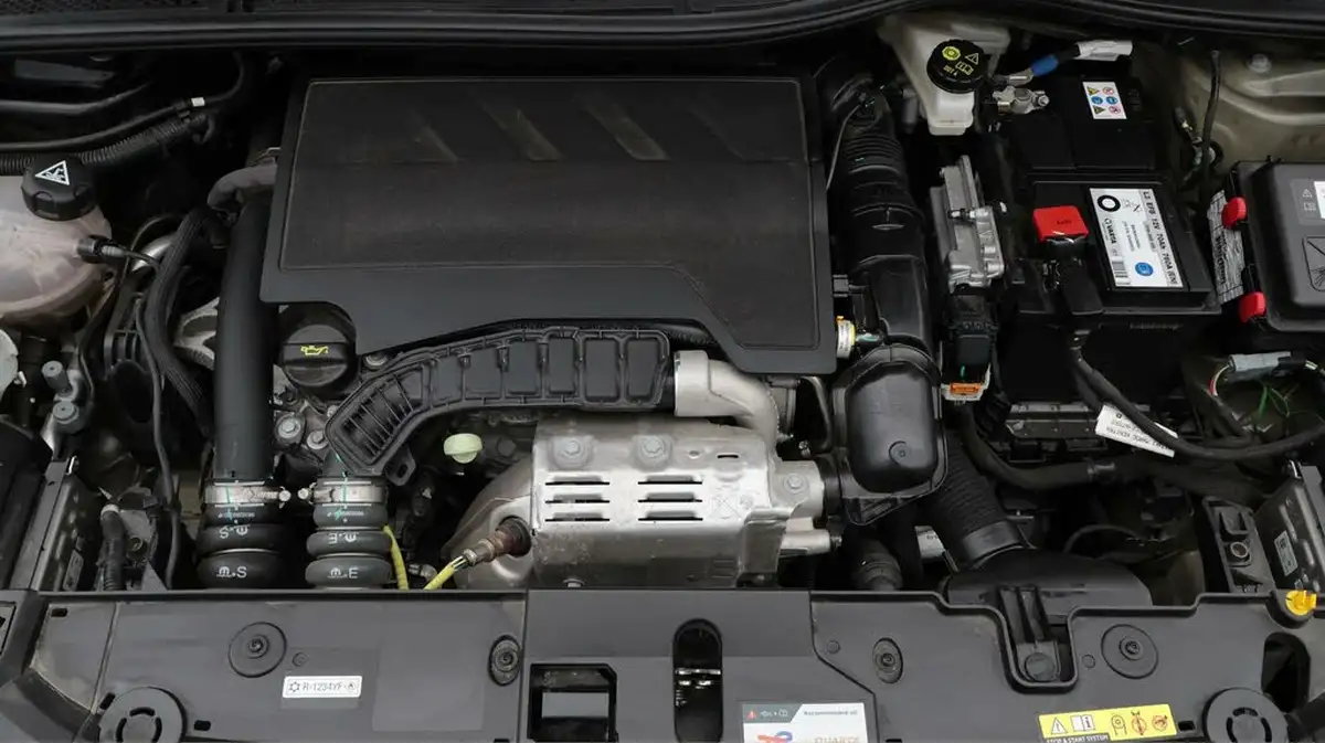 2024-peugeot-208-12-puretech-gt-100ps-big-19