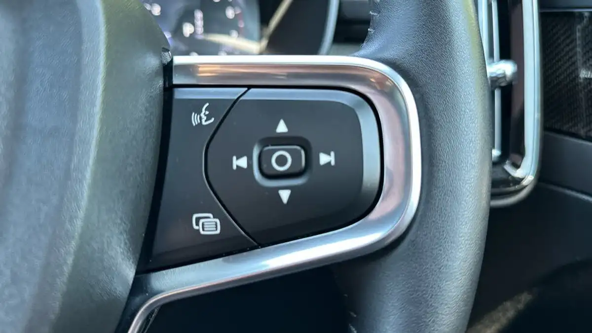 2020-volvo-xc40-20-b4-inscription-pro-big-21