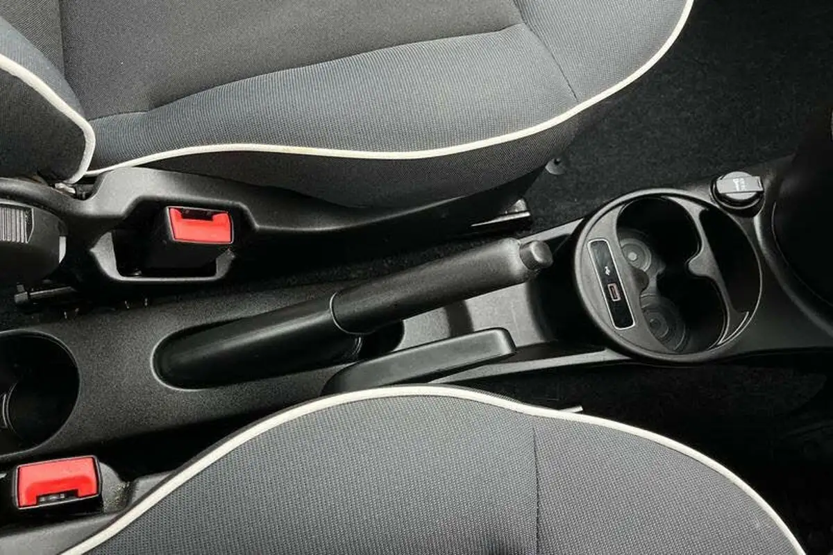 2019-fiat-500-12-sport-big-37