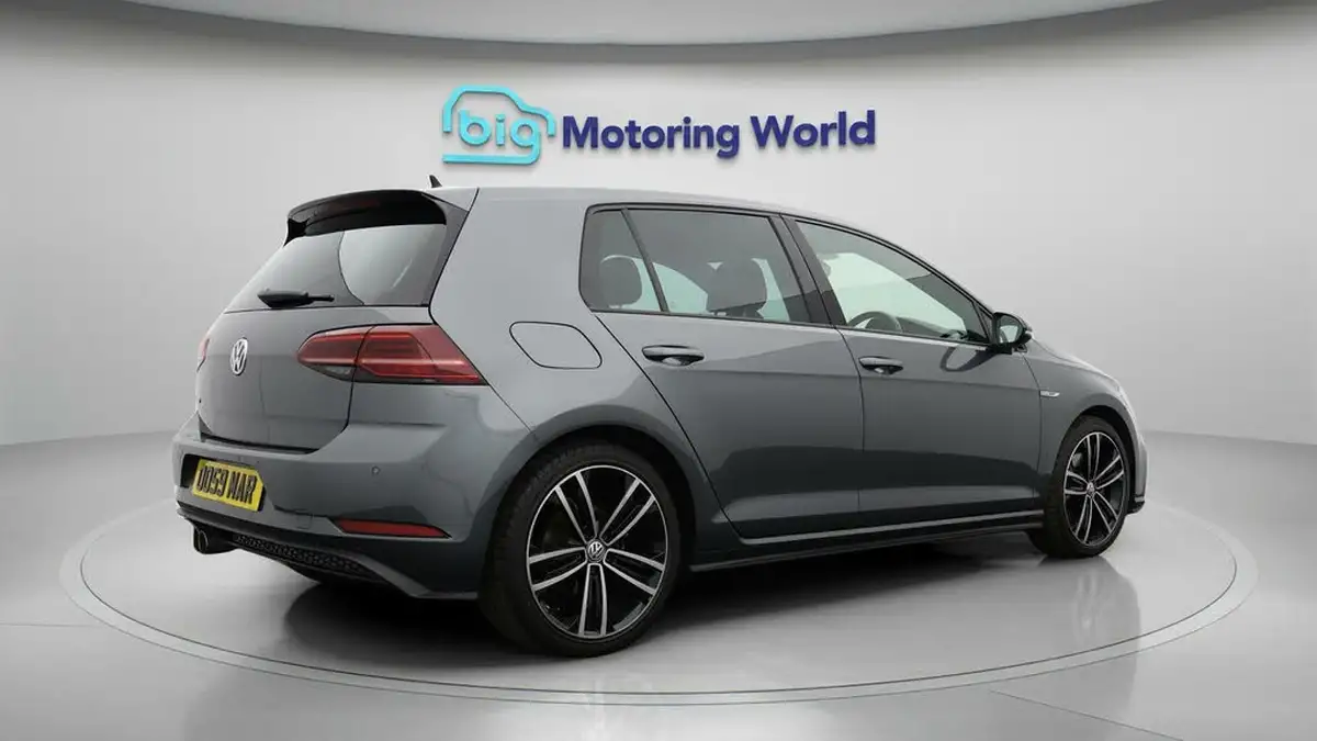2017-volkswagen-golf-20tdi-gtd-ss-hatchback-5d-big-6