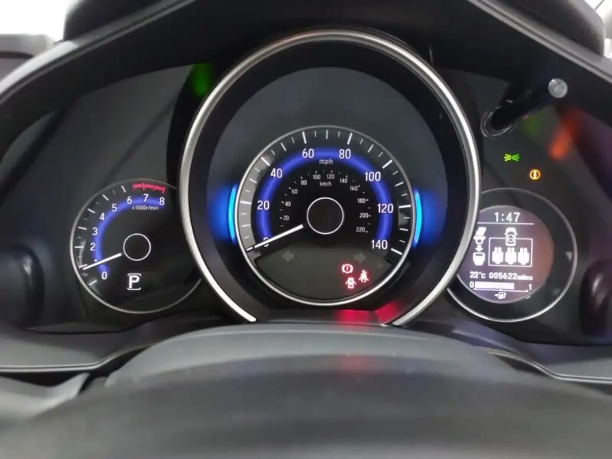 2019-honda-jazz-13-i-vtec-ex-navi-cvt-big-10
