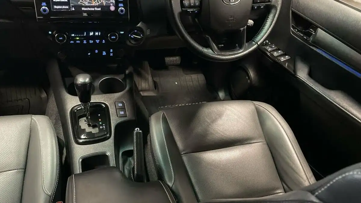 2021-toyota-hi-lux-28d-4d-invincible-x-204hpeu6dt-e-auto-big-14