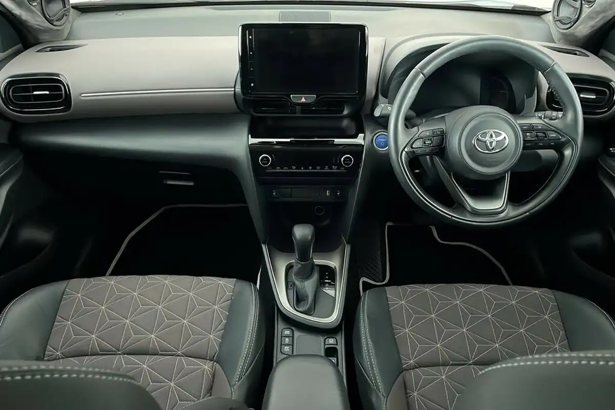 2023-toyota-yaris-cross-15-vvt-i-excel-awd-i-big-7
