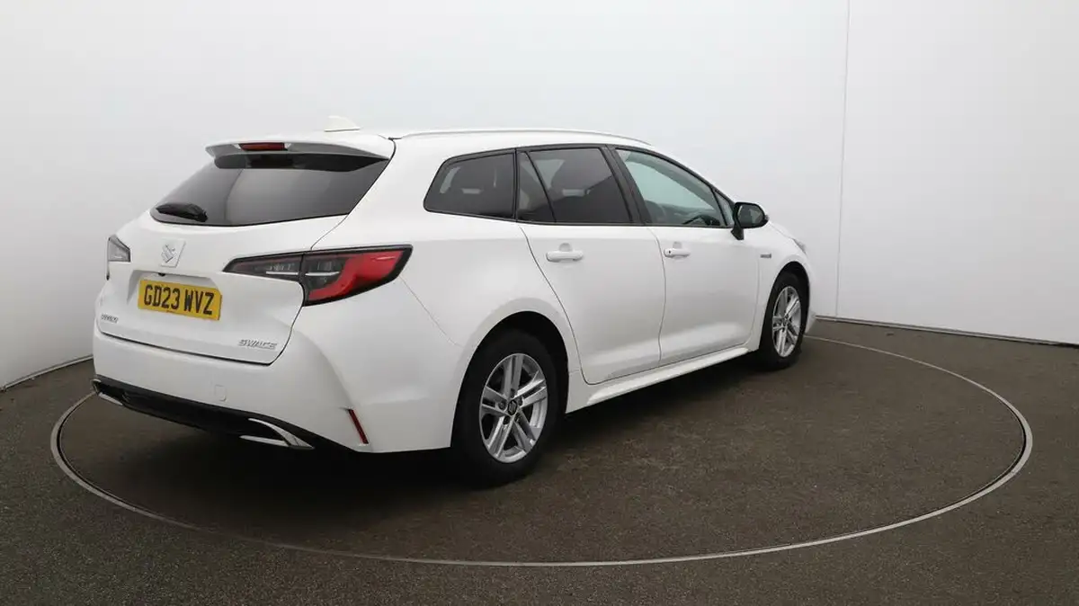 2023-suzuki-swace-18-motion-big-54