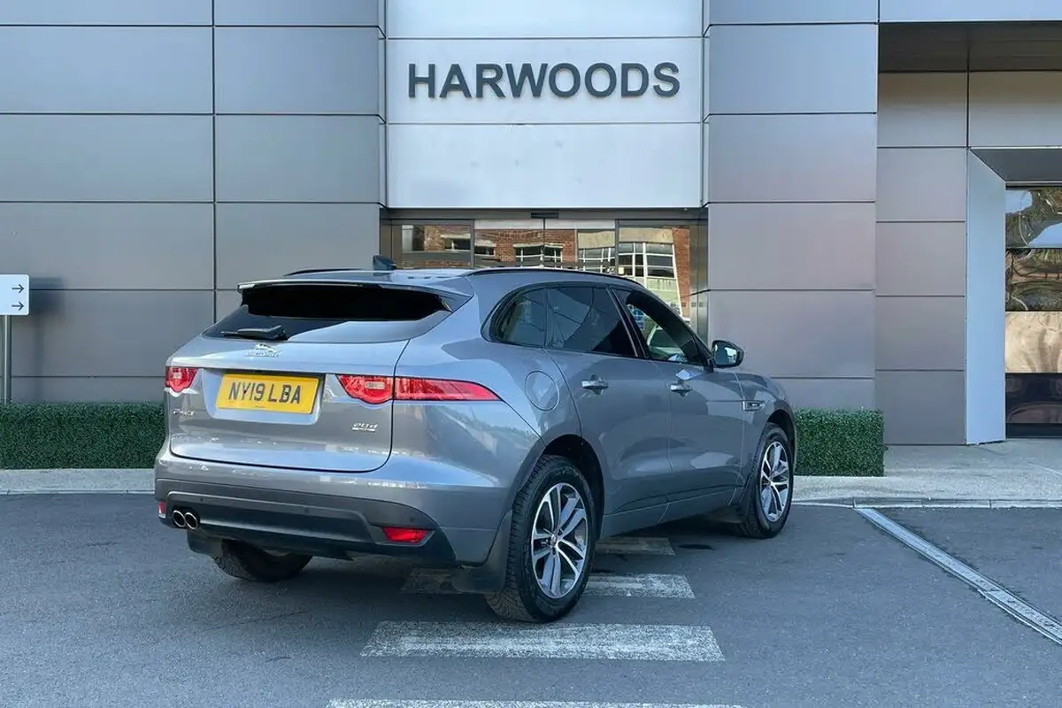 2019-jaguar-f-pace-20-i4d-r-sport-180ps-awd-auto-big-5