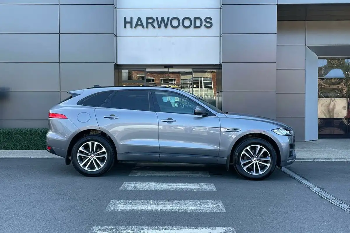 2019-jaguar-f-pace-20-i4d-r-sport-180ps-awd-auto-big-1