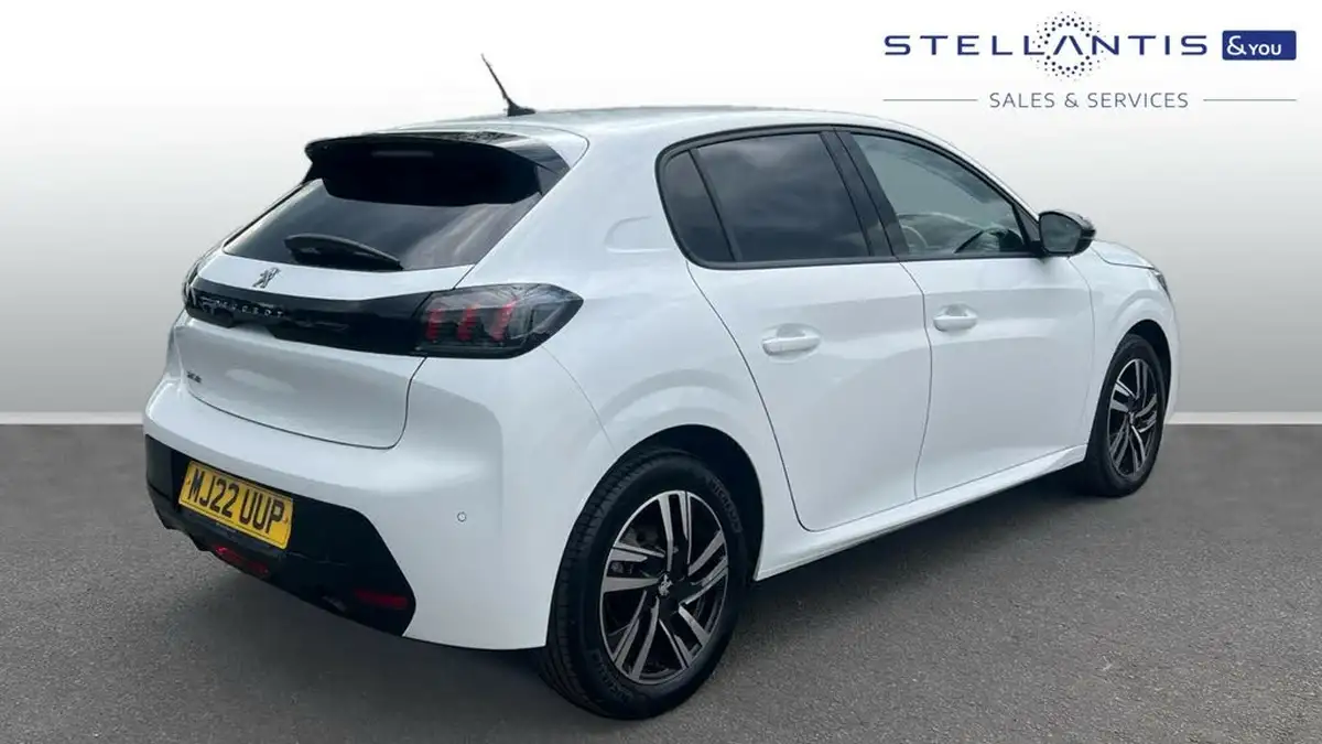 2022-peugeot-208-12-puretech-allure-premium-100bhp-big-2