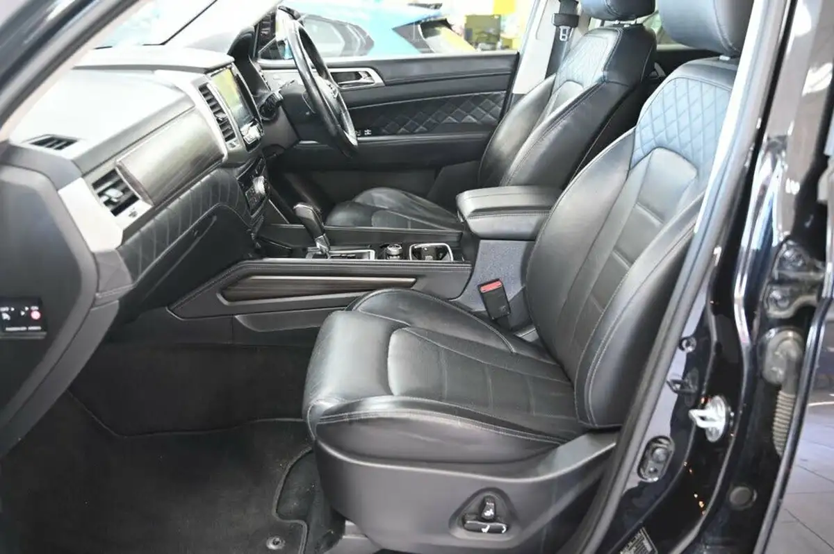 2018-kgm-ssangyong-rexton-22td-ultimate-big-16